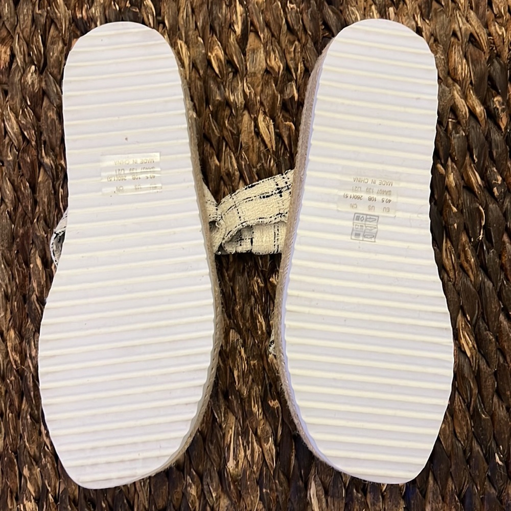 Never Worn! Stuart Weitzman Espadrilles - image 3